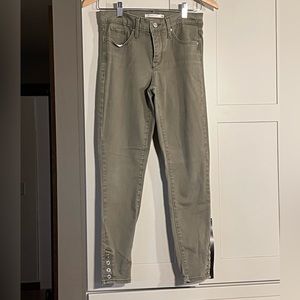 Levi’s 311 shaping skinny olive green 5 pocket jean, snaps at ankles, size 26